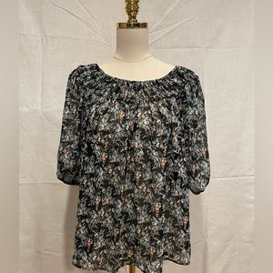 Banana‎ Republic floral top. Slightly sheer. M